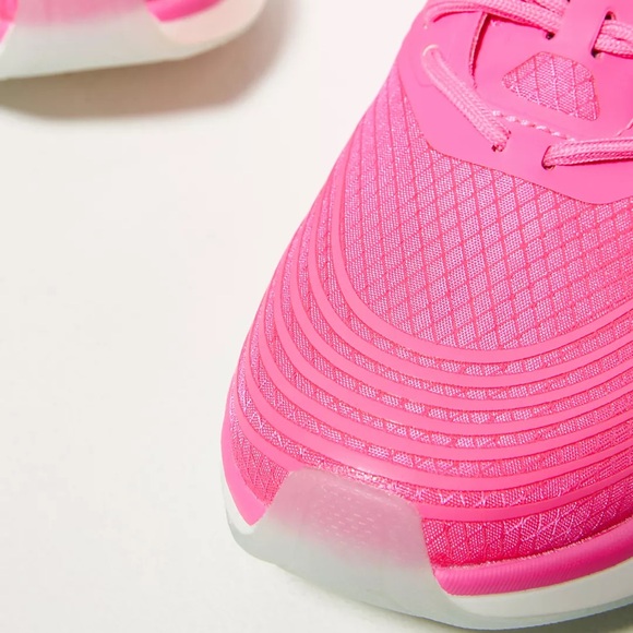 NWOB APL Streamline Sneakers Size 7 - Picture 3 of 10